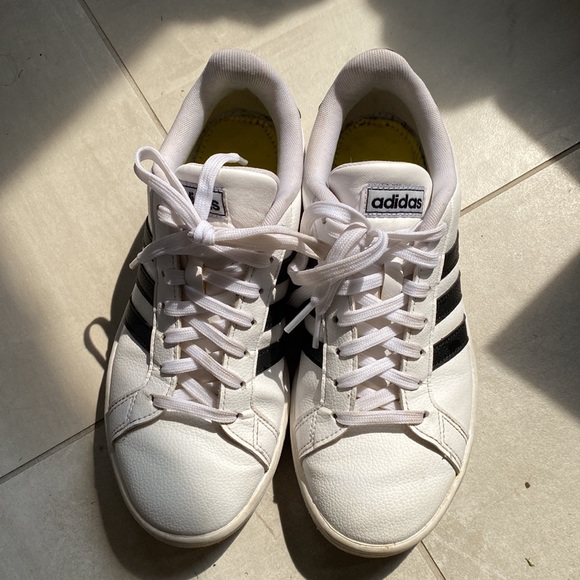 Adidas Women's Grand Court 2.0 Sneaker - Picture 9 of 10